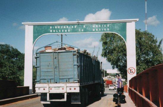 Bienvenidos en Mexico (aka the entrance to Mayaland)