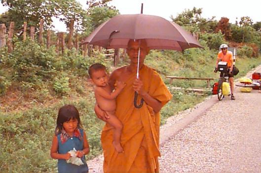 laos21sm.jpg (8015 bytes)