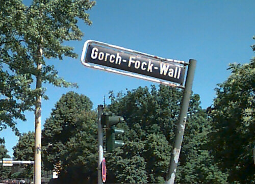 Harald's Hotel and Bar, with Hamburger Adam